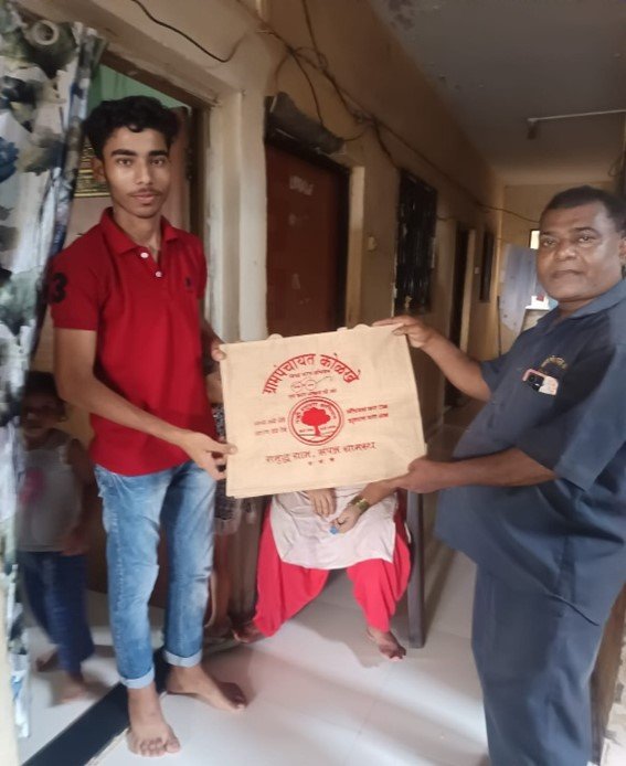 ग्रामपंचायत कोळखे तर्फे नागरिकाना सुविधा दिले जातात